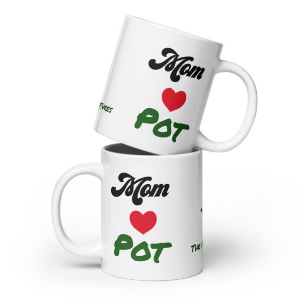 Mom Loves Pot Mug